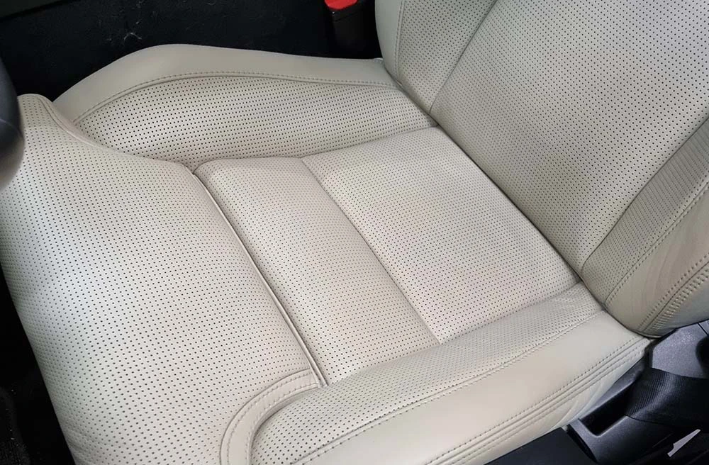 Renowacja skórznaj tapicerki Gdańsk - Freshgarage Renowacja skórznaj tapicerki Gdańsk - Freshgarage
